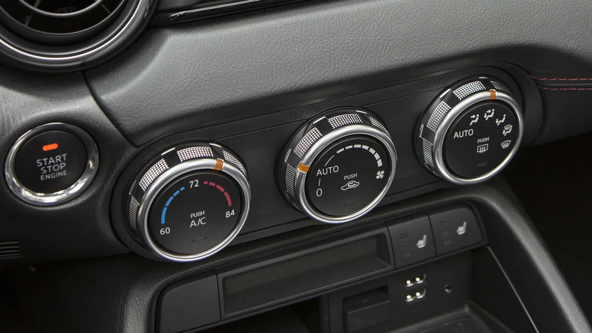 2016 Mazda MX-5 Miata climate controls