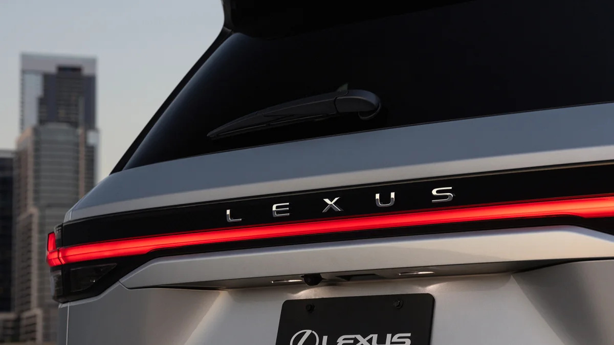 2024 Lexus TX 500h F-Sport