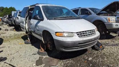 Junked 1998 Plymouth Voyager Expresso