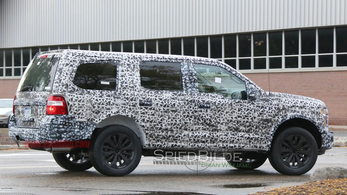 2018 Ford Expedition spied rear 3/4