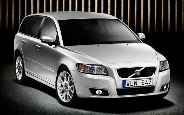 Volvo V50 Wagon: Models, Generations and Details