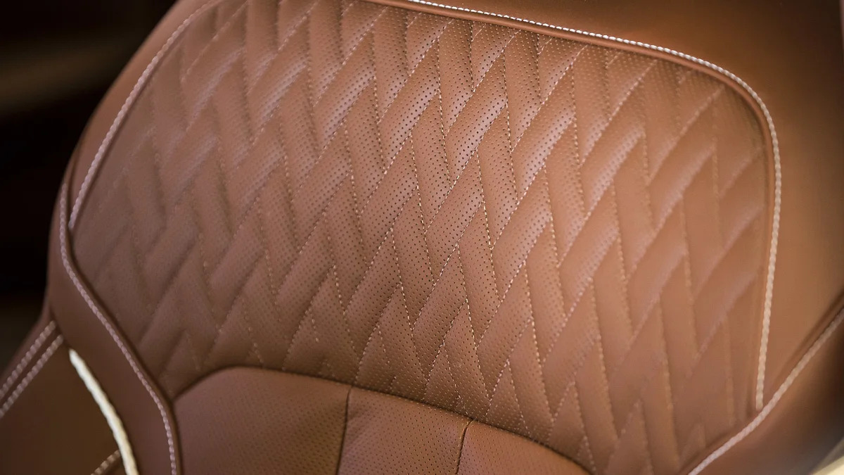 2016 BMW 7 Series seat detail