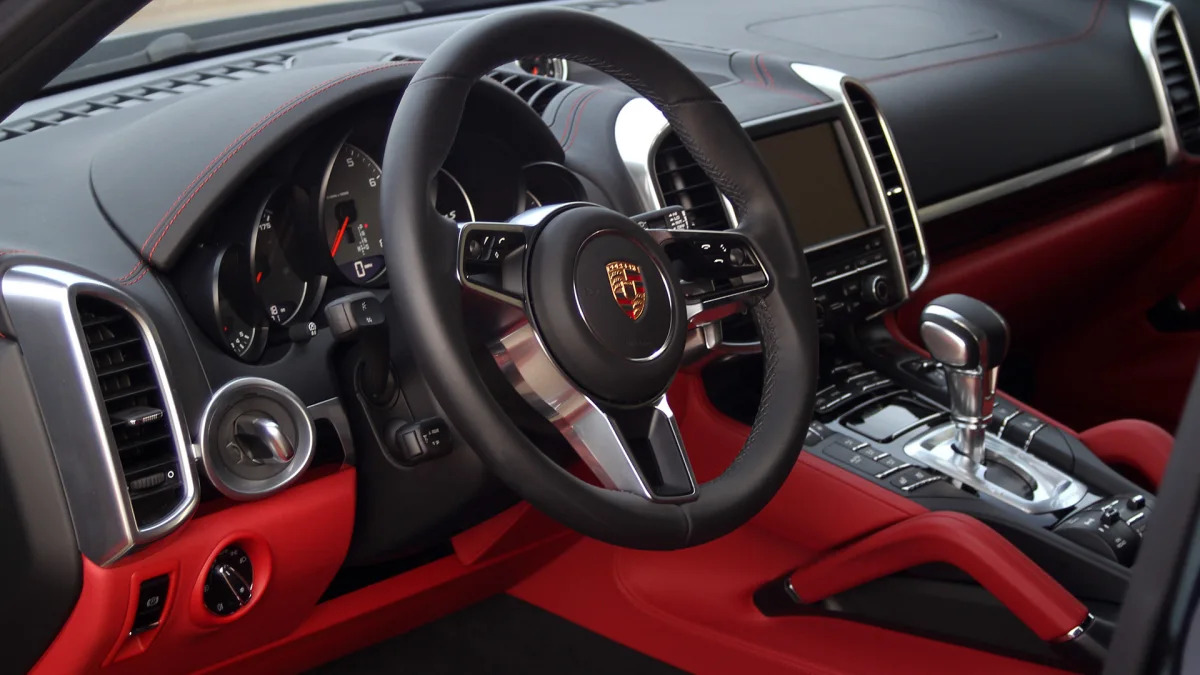 2015 Porsche Cayenne S interior