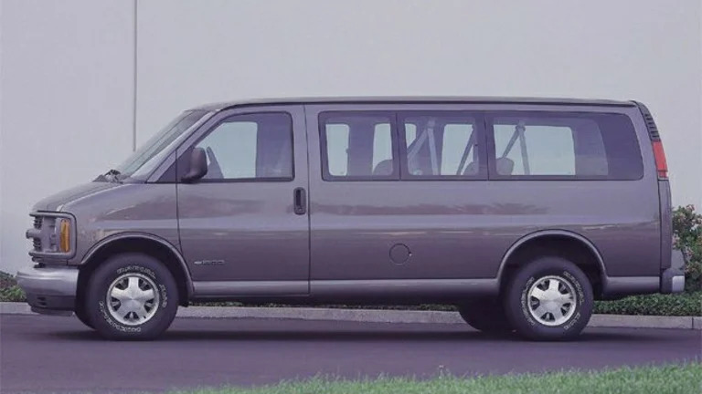 2000 Chevrolet Express Base G1500 Passenger Van