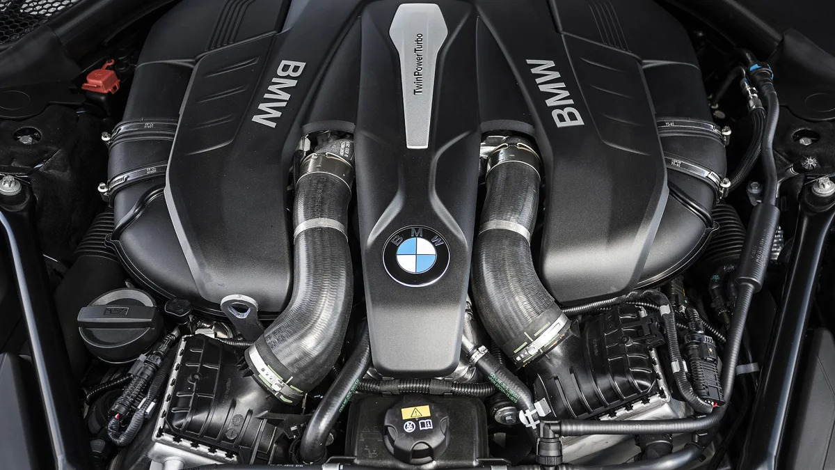2016 BMW 7 Series engine