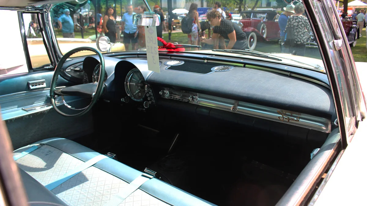 Chrysler Imperial interior