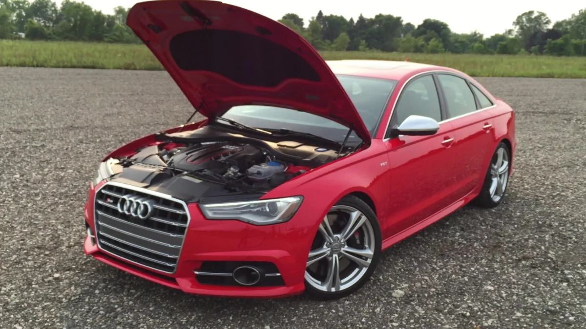 2016 Audi S6 Engine Bay | Autoblog Short Cuts