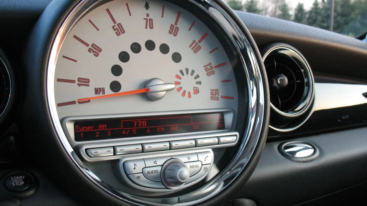 R56 MINI speedometer