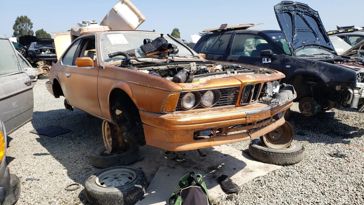 00 - 1989 BMW 635CSi in California wrecking yard - photo by Murilee Martin