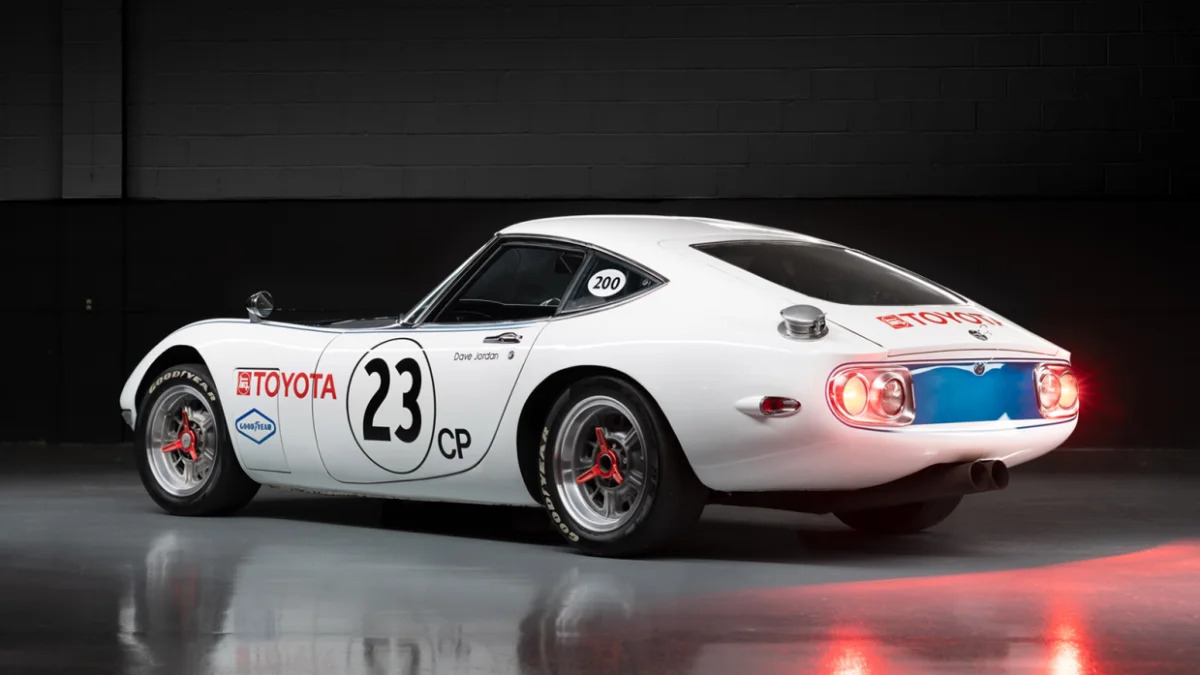 1967_toyota_shelby_2000gt_002