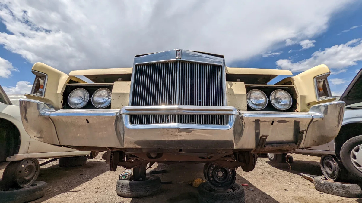 53 - 1972 Lincoln Mark IV in Colorado junkyard - Photo by Murilee Martin
