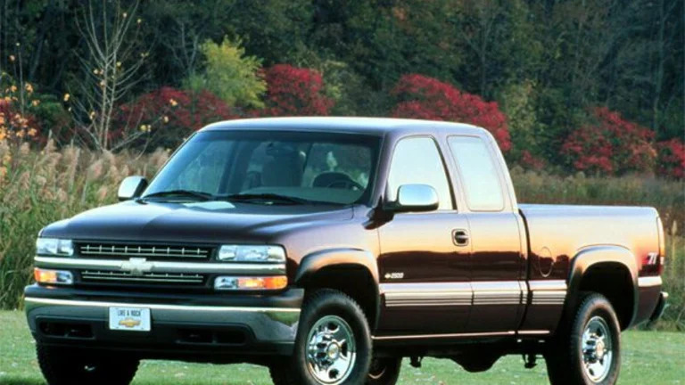 2000 Chevrolet Silverado 2500 LT 4dr 4x4 Extended Cab 8 ft. box 157.5 in. WB