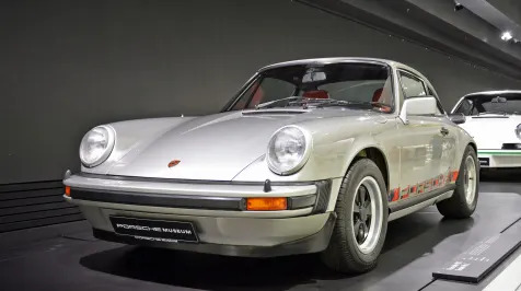 <h6><u>1974 Porsche 911 Turbo</u></h6>