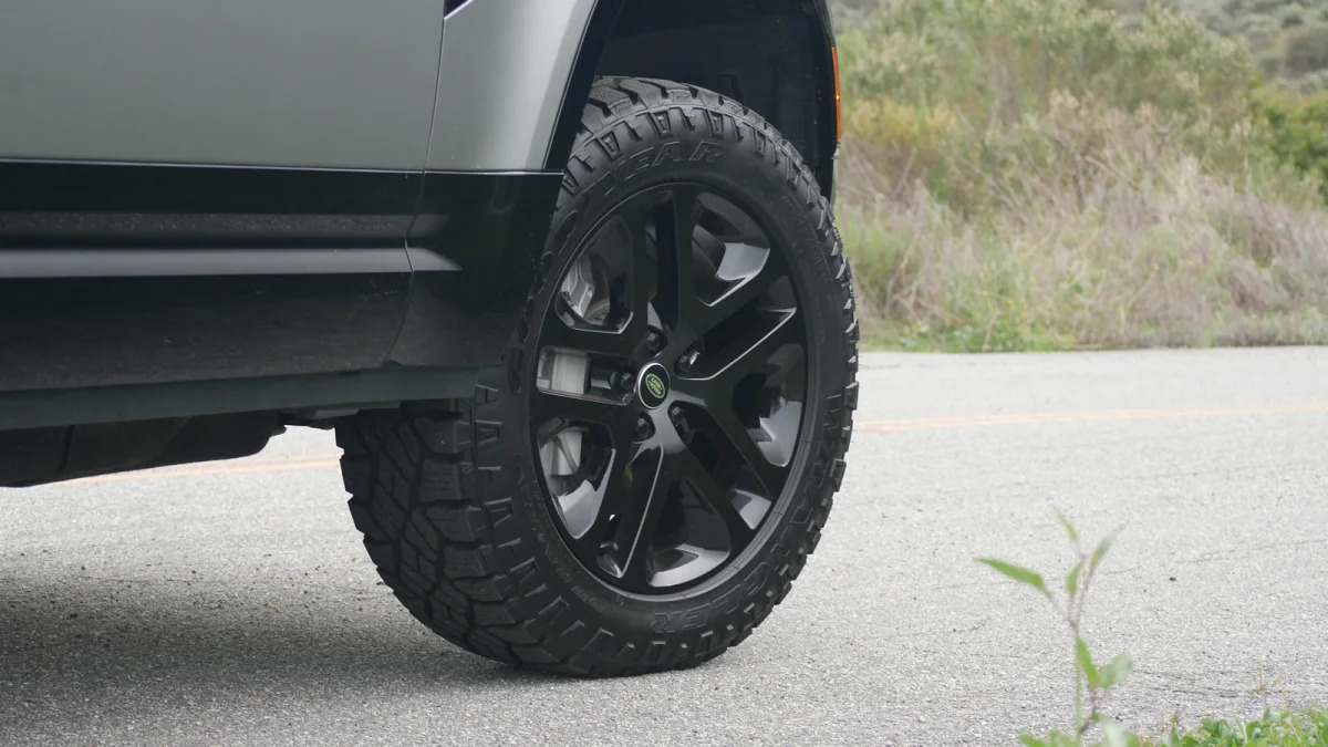 Land Rover Defender 130 Outbound wheel and tire