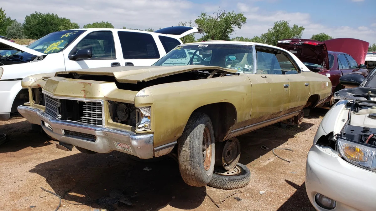00 - 1971 Chevrolet Impala in Colorado wrecking yard - photo by Murilee Martin