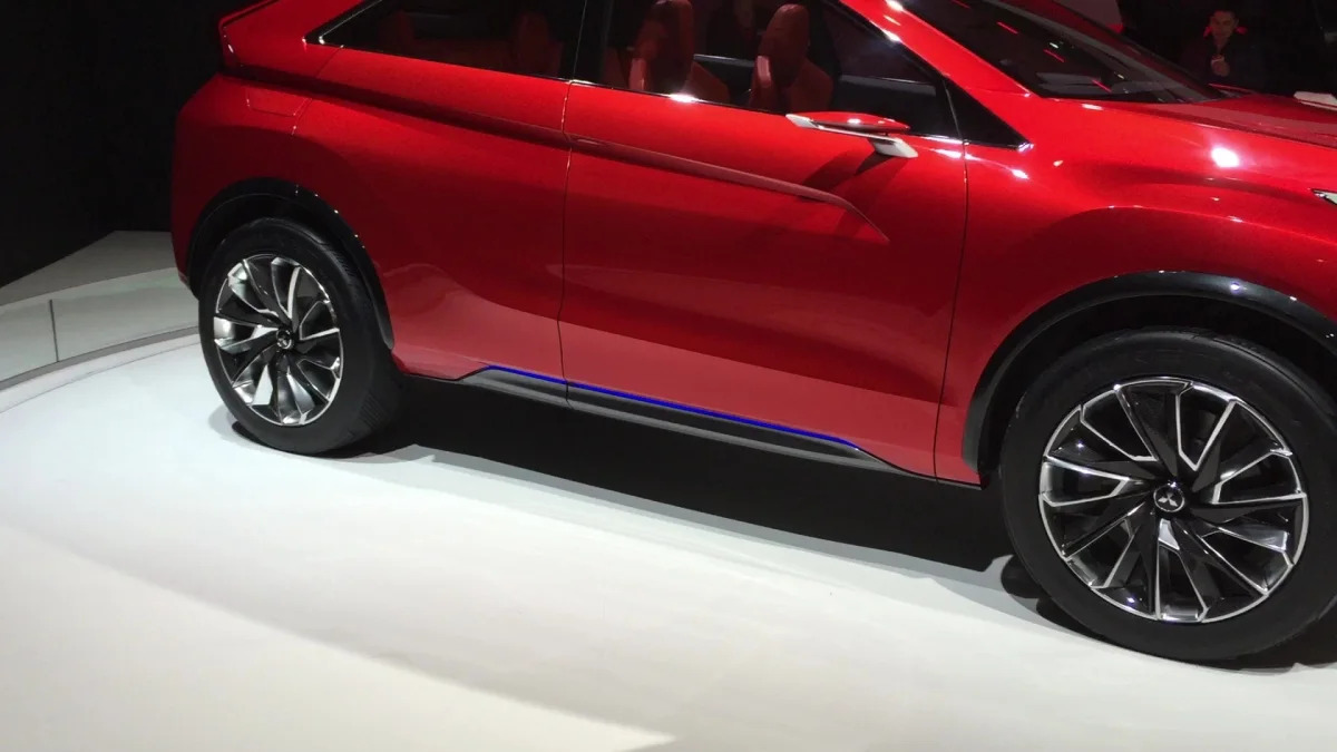 Mitsubishi XR PHEV II | 2015 Geneva Motor Show | Autoblog Short Cuts