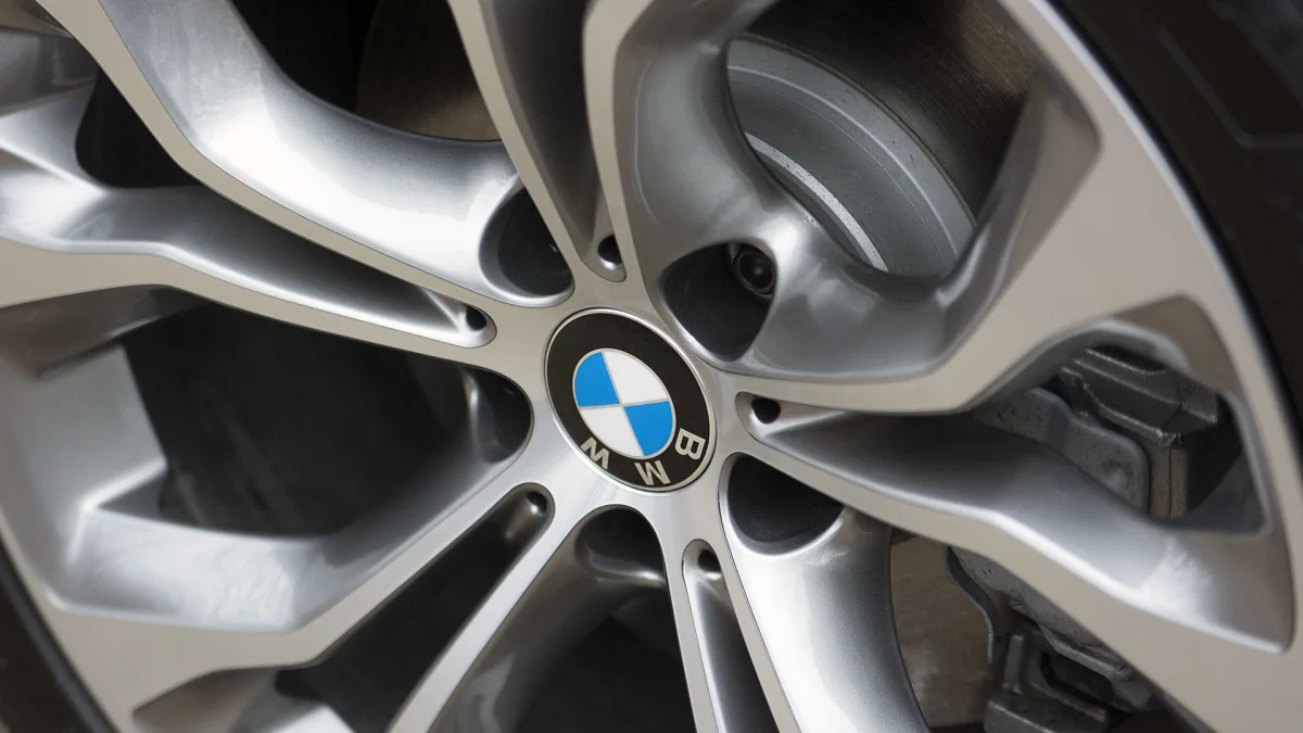 2016 BMW X5 xDrive40e wheel detail