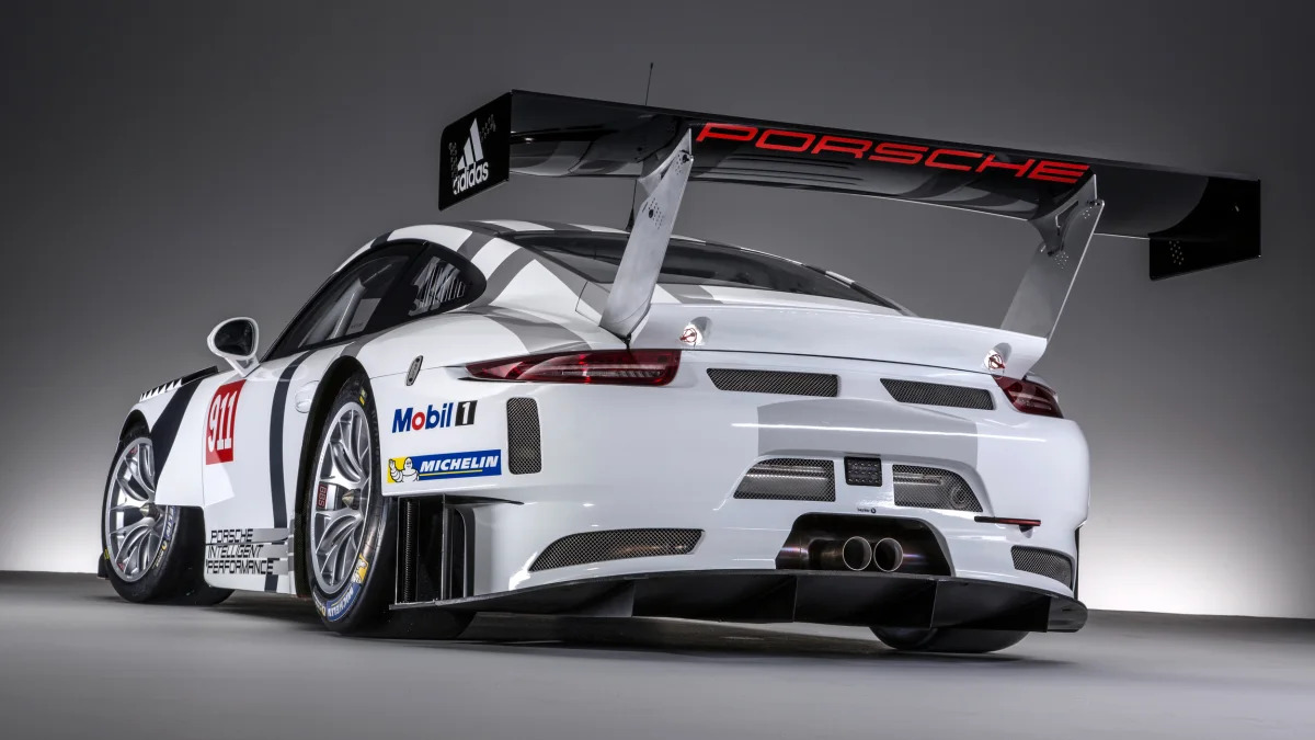 2016 Porsche 911 GT3 R studio rear 3/4