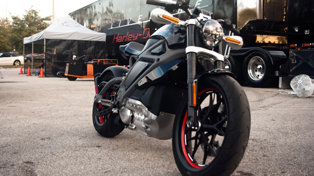 Harley-Davidson Livewire with transporter