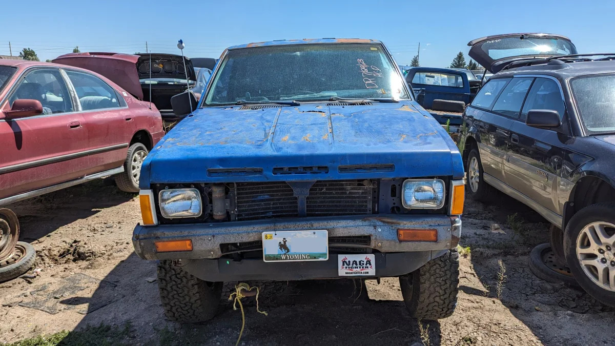 65 - 1986 Nissan Hardbody Pickup in Wyoming junkyard - photo by Murilee Martin