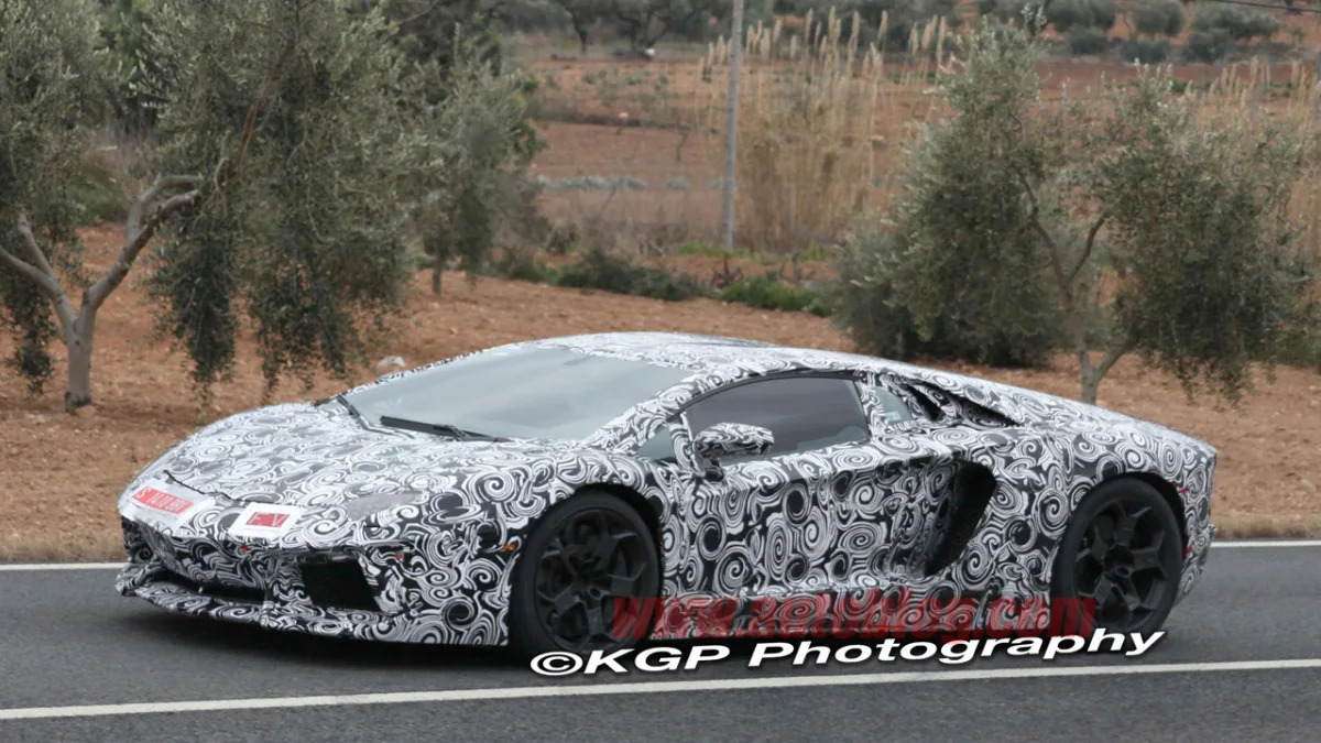Spy Shots: Lamborghini Murcielago Replacement