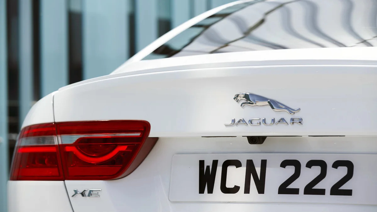 2017 Jaguar XE rear detail