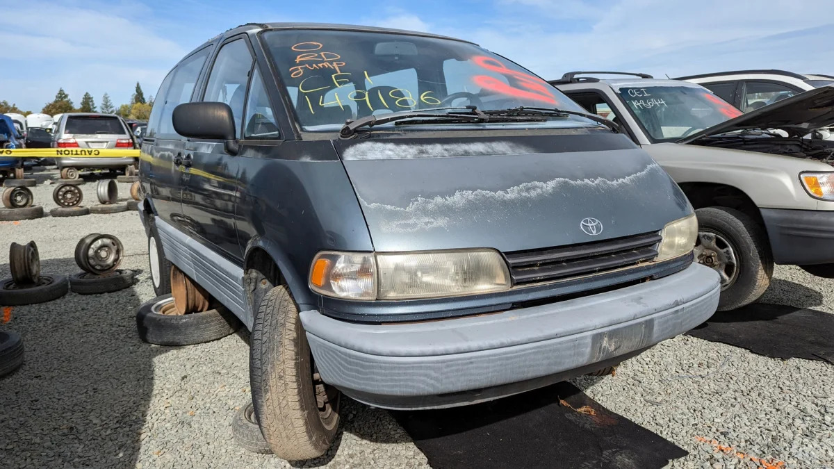 23 - 1991 Toyota Previa in California junkyard - photo by Murilee Martin