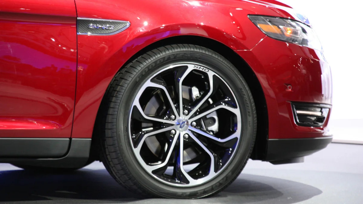 2013 Ford Taurus SHO wheel at the 2011 New York Auto Show
