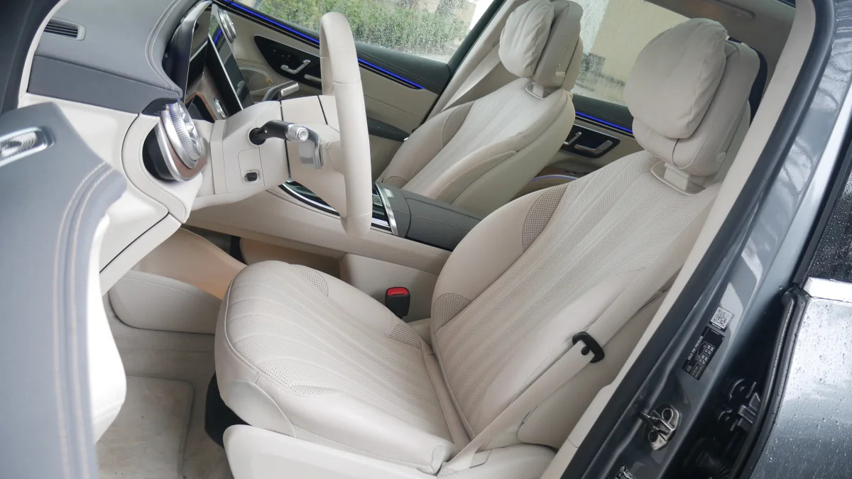 2023 Mercedes-Benz EQS SUV driver seat