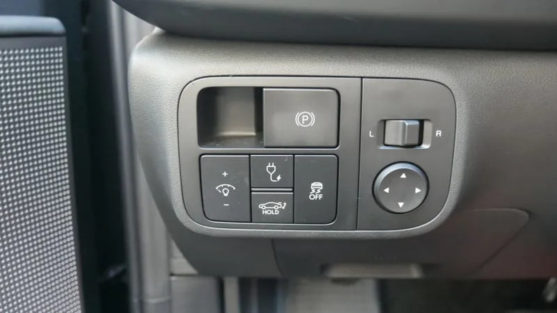 2023 Hyundai Ioniq 6 SE secondary controls