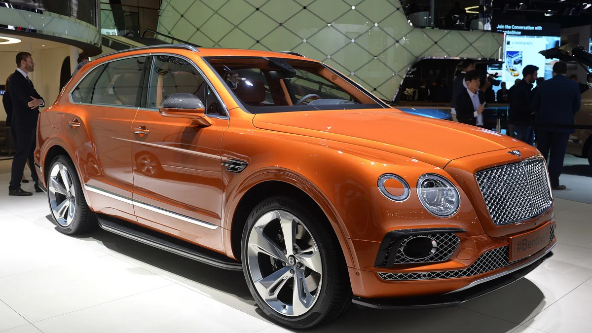 The Bentley Bentayga, unveiled at the 2015 Frankfurt Motor Show, front three-quarter view.