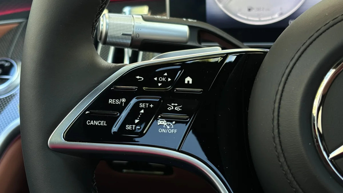 Mercedes-Benz S580e interior wheel controls left