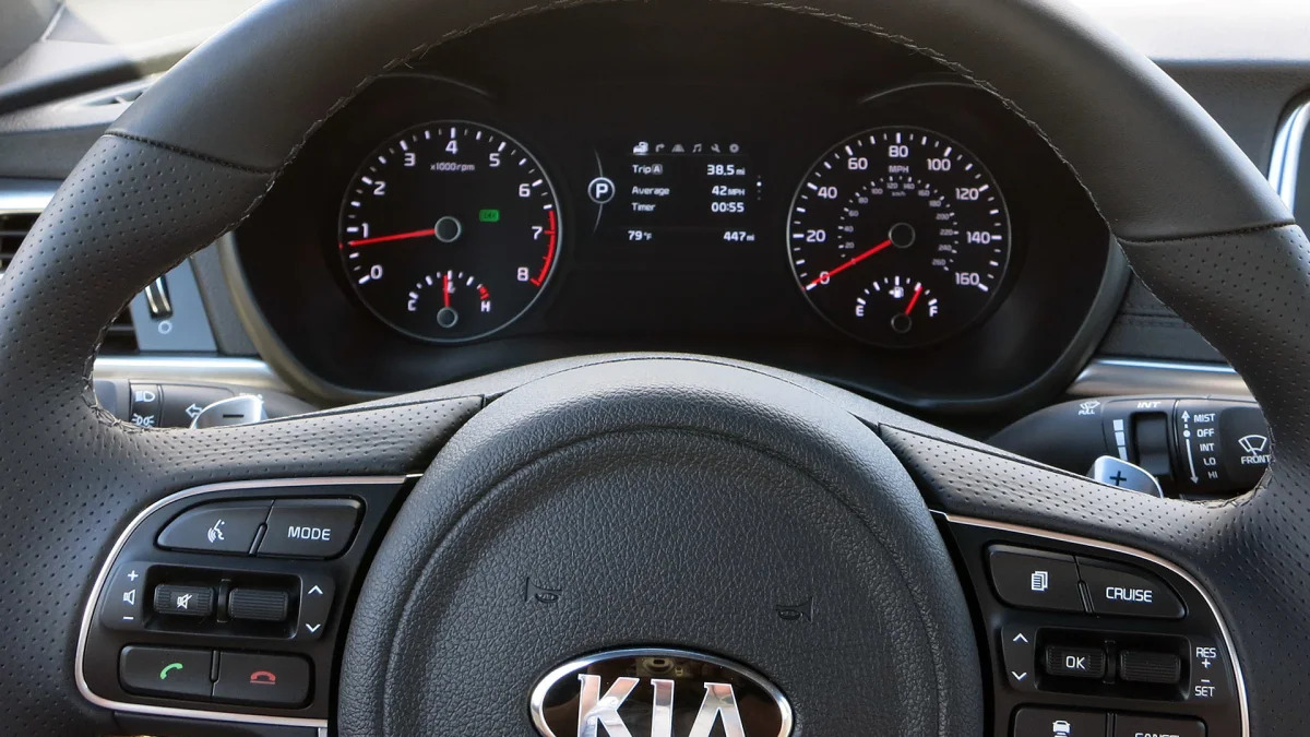 2016 Kia Optima 2.0T steering wheel