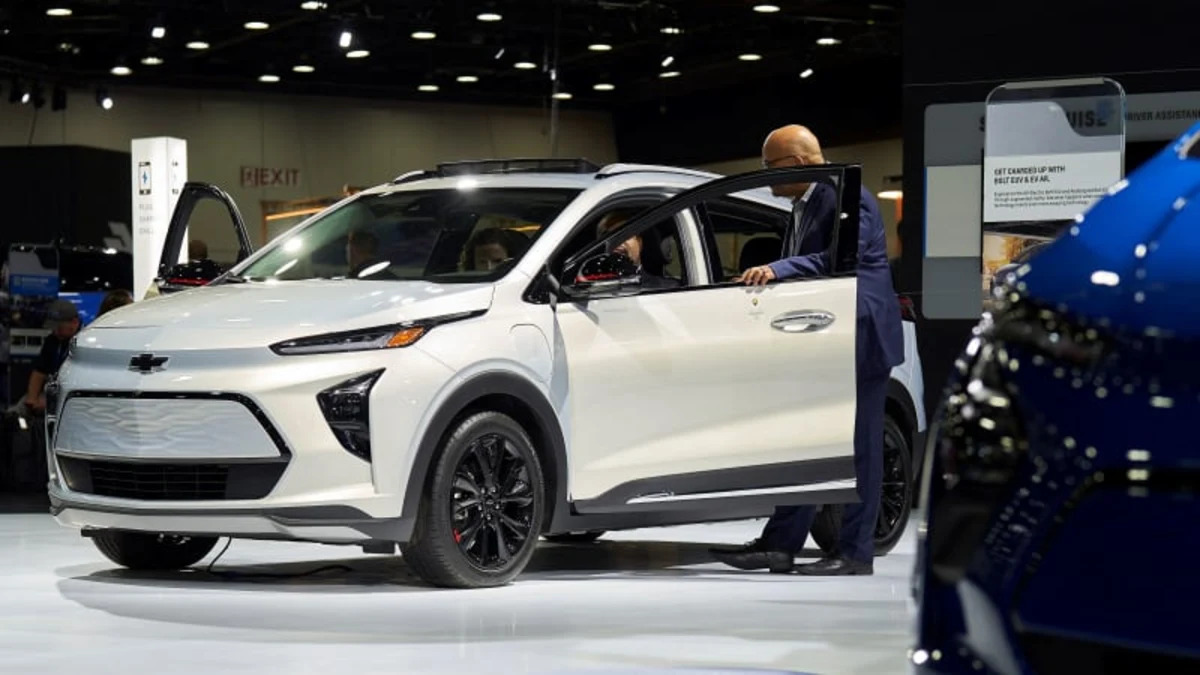 GM-UAW agreement expected to include a more affordable Bolt EUV