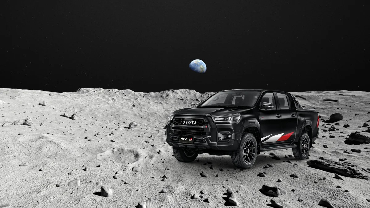 Hilux in Space 2