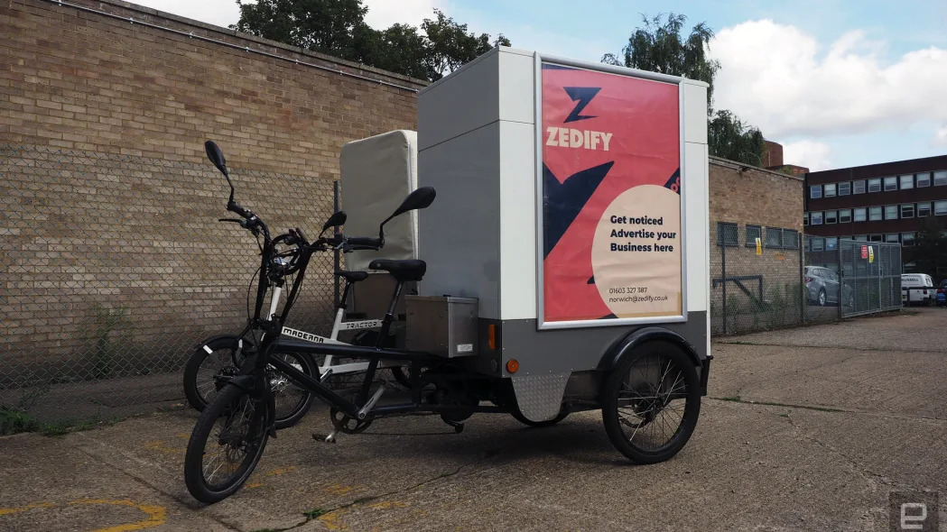 Image of two Zedify e-cargo bikes for couriers.