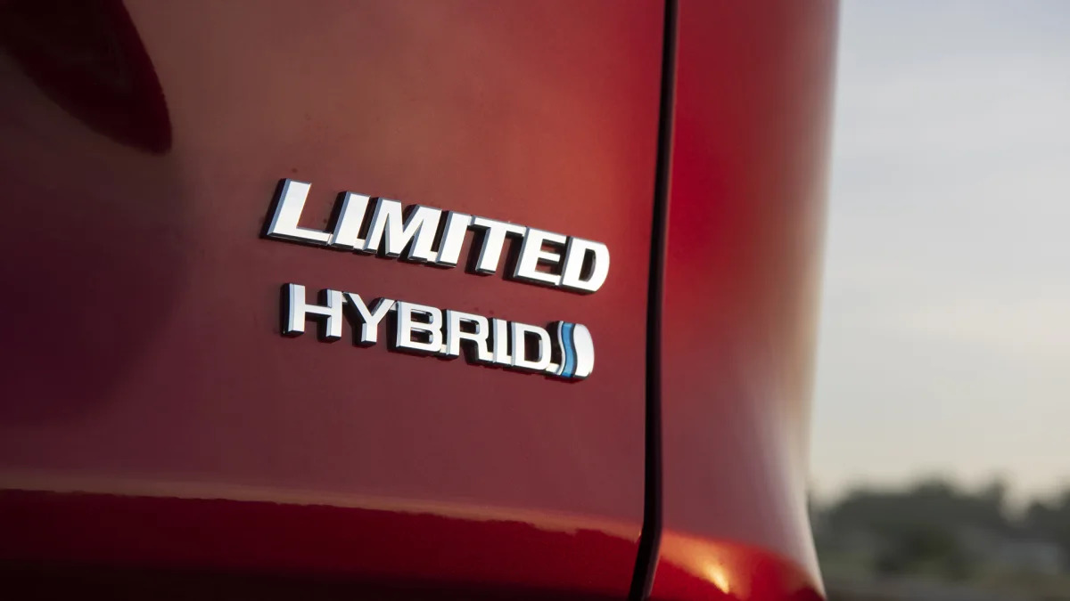 2019 Toyota RAV4 Limited Hybrid