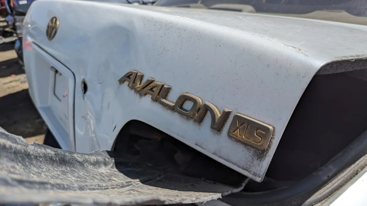 50 - 1995 Toyota Avalon in Colorado junkyard - photo by Murilee Martin