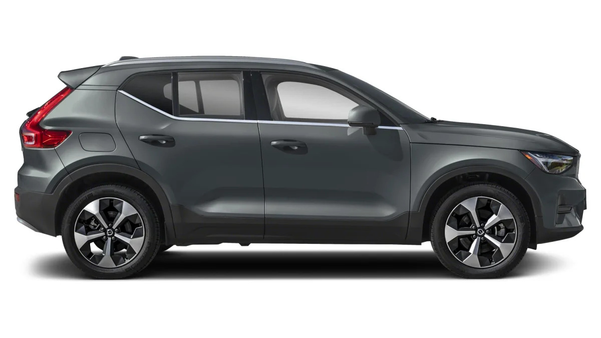 2024 Volvo XC40 B5 Ultimate Dark Theme 4dr AllWheel Drive Sport