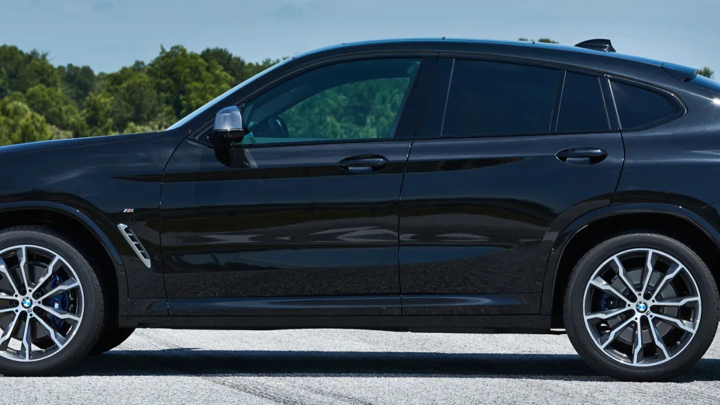 2019 BMW X4 profile