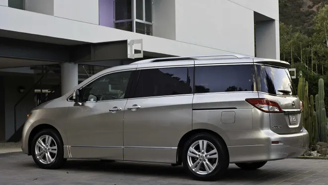 2011 Nissan Quest Pictures