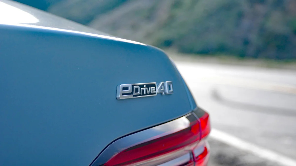 2024 BMW i5 eDrive40 trim badge