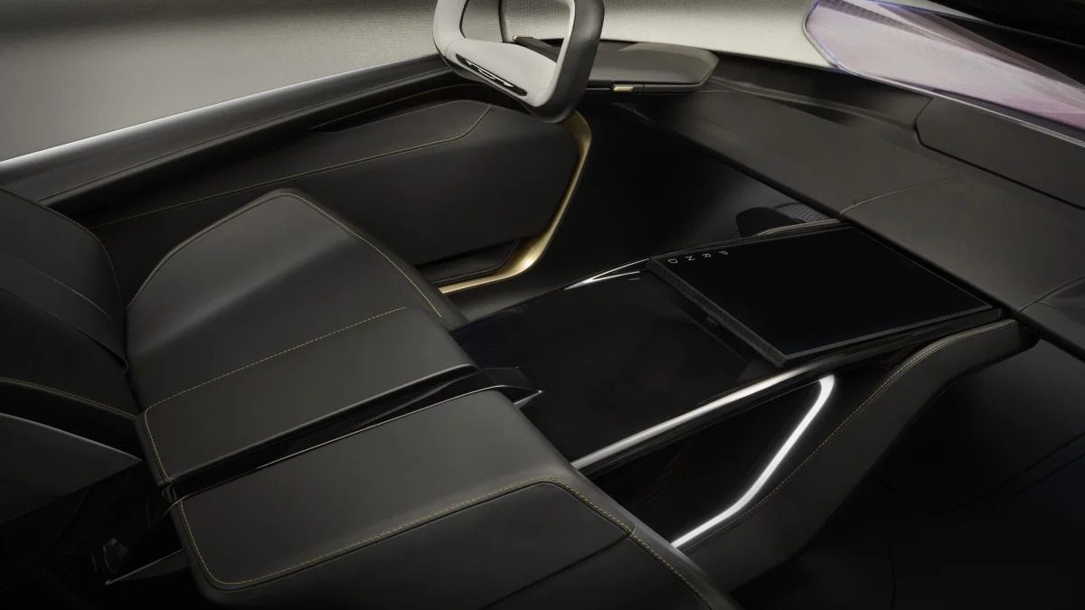 The lightweight, keystone-shaped front seats are luxurious and s
