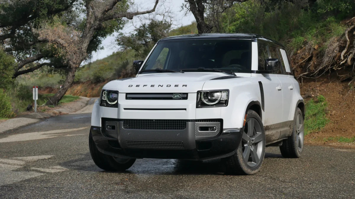 2023 Land Rover Defender V8 front approach height