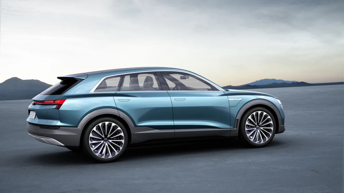 Audi e-tron quattro concept side profile