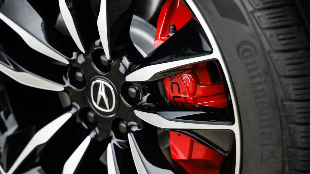 2022 Acura MDX Type S Brembo calipers and Continental tires