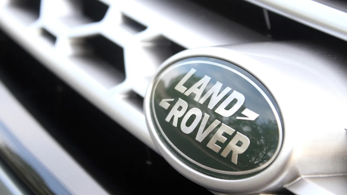 2015 Land Rover Discovery Sport badge