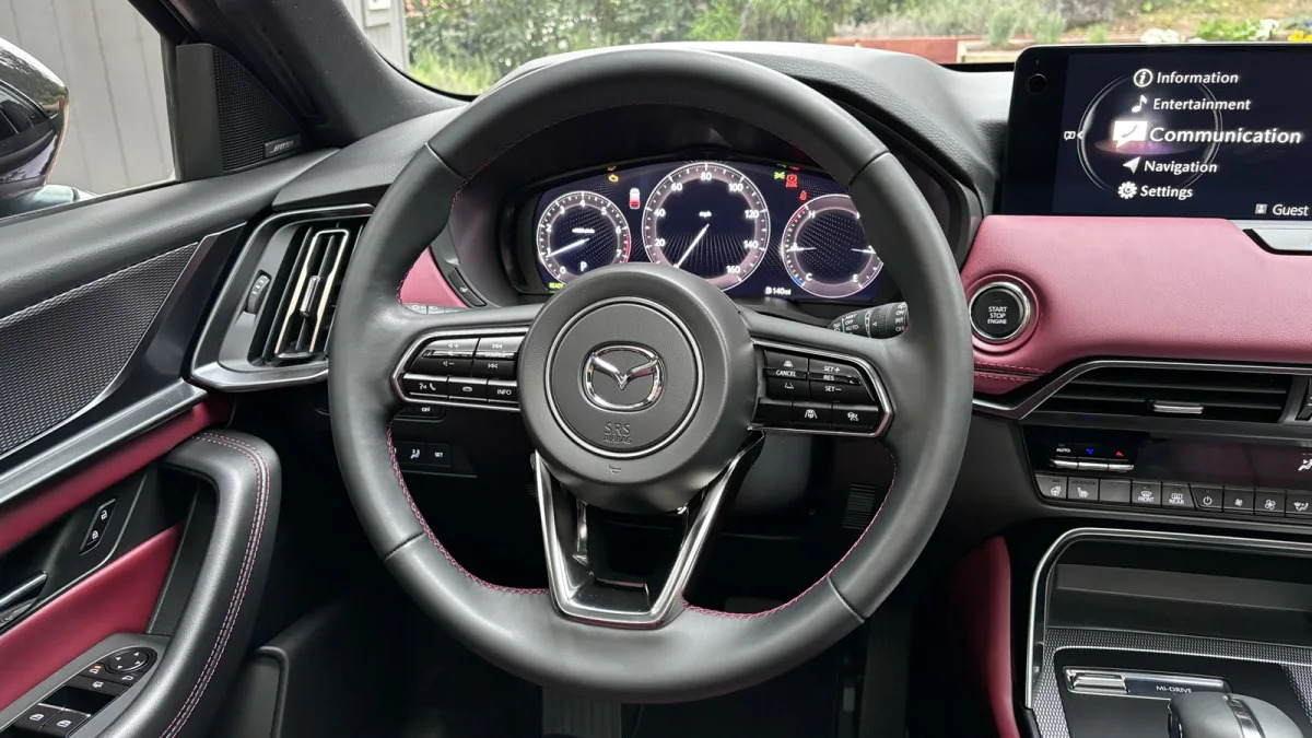 2025 Mazda CX-70 steering wheel