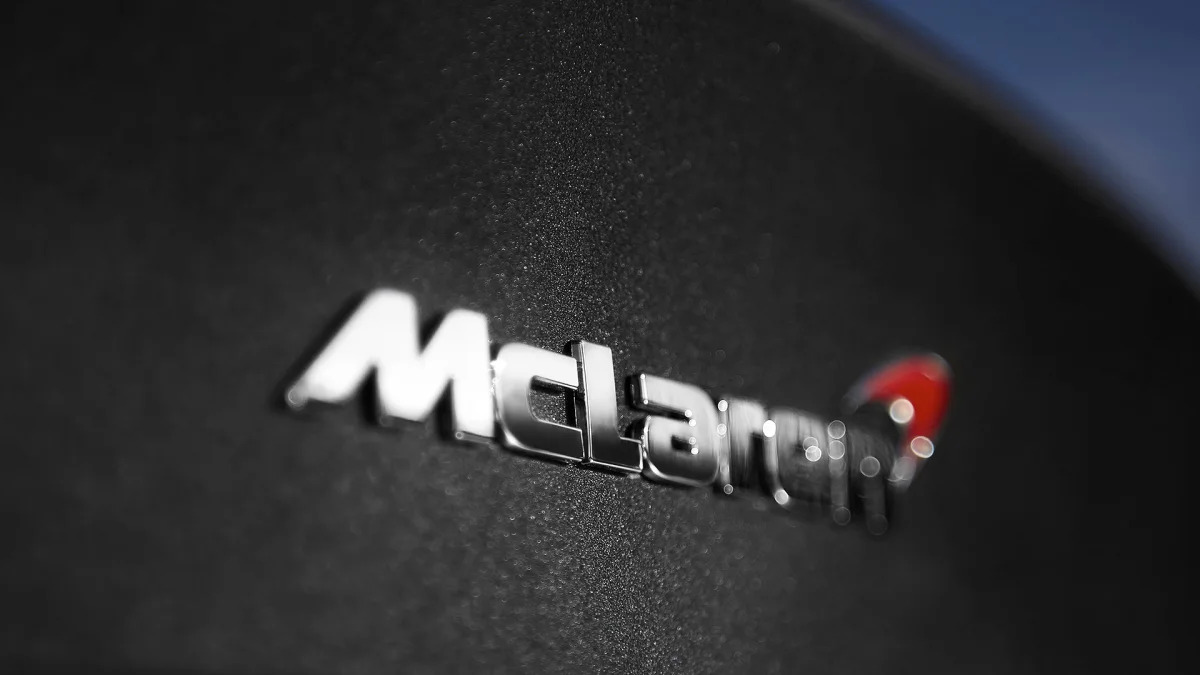 2017 McLaren 570GT badge