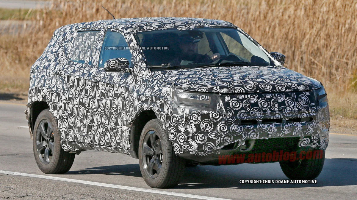 Jeep compact crossover spied